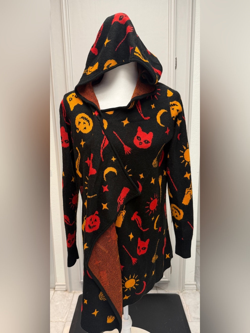 Her Universe Disney Hocus Pocus Dani Hooded Flyaway Cardigan Sz Medium NWOT